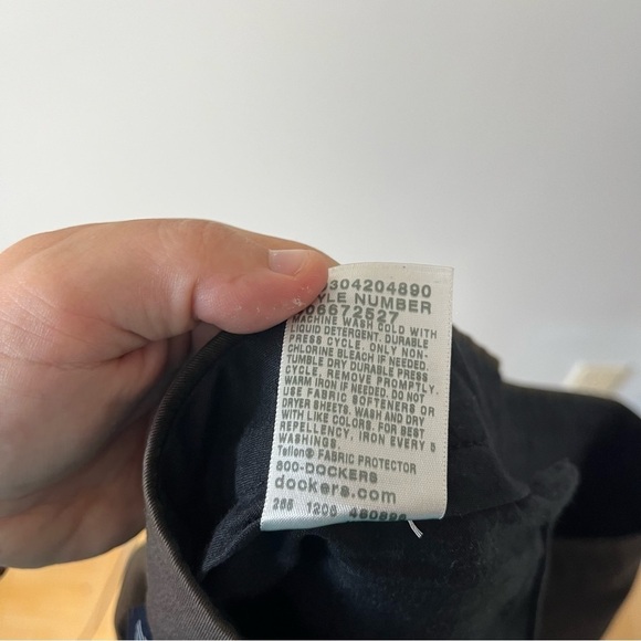 Dockers Flat Front Relaxed Fit Brown Pants 40X32 - Picture 11 of 11